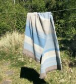 Schurwolldecke FreeFlowMind azurblau – Bild 5