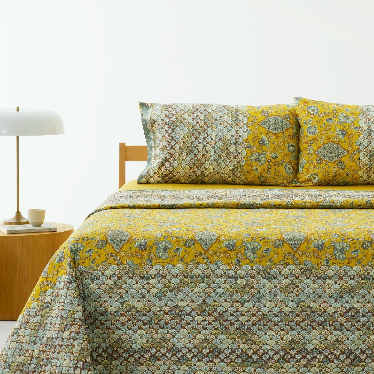 9335033 - TD Tigullio Y1 - 240x255 - Ecommerce_0 Bassetti Tagesdecke | TIGULLIO Y1 gold-gelb – Bild 1